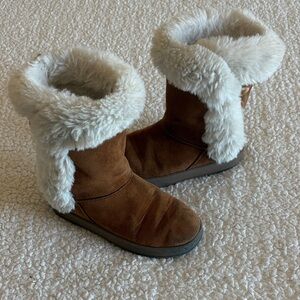 Cozy Brown Kids Boots with Faux Fur Lining